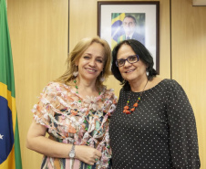 O Governo do Estado e o governo federal, por meio do Ministério da Mulher, da Família e dos Direitos Humanos, estabeleceram nas últimas semanas agendas em conjunto para fortalecer as políticas públicas das duas esferas da administração e melhorar o atendimento e a proteção das mulheres. O objetivo é aproximar o Paraná dos programas federais e propor ideias e metodologias locais para o debate nacional. Foto: Divulgação