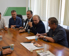 O secretário estadual da Saúde, Beto Preto, reuniu-se nesta segunda-feira (9)&#8354;om deputados federais que destinaram emendas para a construção do Centro Oncológico Hospital São Vicente de Paulo (Hospital do Câncer), em Guarapuava. Foto:SESA