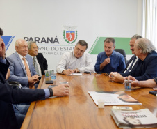 O secretário estadual da Saúde, Beto Preto, reuniu-se nesta segunda-feira (9)&#8354;om deputados federais que destinaram emendas para a construção do Centro Oncológico Hospital São Vicente de Paulo (Hospital do Câncer), em Guarapuava. Foto:SESA