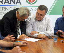 O secretário estadual da Saúde, Beto Preto, reuniu-se nesta segunda-feira (9)&#8354;om deputados federais que destinaram emendas para a construção do Centro Oncológico Hospital São Vicente de Paulo (Hospital do Câncer), em Guarapuava. Foto:SESA