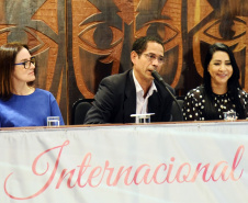 As Secretarias de Estado da Saúde e da Segurança Pública e Administração Penitenciária do Paraná renovam termo de cooperação técnica para o atendimento integral e humanizado às pessoas em situação de violência sexual. Foto: Antonio Américo/SESA