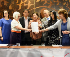 As Secretarias de Estado da Saúde e da Segurança Pública e Administração Penitenciária do Paraná renovam termo de cooperação técnica para o atendimento integral e humanizado às pessoas em situação de violência sexual. Foto: Antonio Américo/SESA