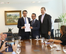 O governador Carlos Massa Ratinho Júnior assinou a autorização para nomeação de 263 professores para as universidades estaduais do Paraná. São profissionais de diversas áreas acadêmicas aprovados em concursos públicos realizados em anos anteriores e que ainda não haviam sido chamados. Curitiba,12/03/2020 Foto:Jaelson Lucas / AEN