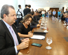 O governador Carlos Massa Ratinho Júnior assinou a autorização para nomeação de 263 professores para as universidades estaduais do Paraná. São profissionais de diversas áreas acadêmicas aprovados em concursos públicos realizados em anos anteriores e que ainda não haviam sido chamados. Curitiba,12/03/2020 Foto:Jaelson Lucas / AEN
