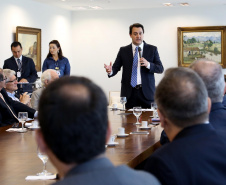O governador Carlos Massa Ratinho Júnior assinou a autorização para nomeação de 263 professores para as universidades estaduais do Paraná. São profissionais de diversas áreas acadêmicas aprovados em concursos públicos realizados em anos anteriores e que ainda não haviam sido chamados. Curitiba,12/03/2020 Foto:Jaelson Lucas / AEN