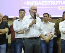 O município de Francisco Beltrão, no Sudoeste do Paraná, vai receber um condomínio do idoso, do programa Viver Mais Paraná, desenvolvido pelo Governo do Estado. O empreendimento foi confirmado nesta sexta-feira (13) pelo vice-governador Darci Piana, dentro da agenda de transferência da sede administrativa do Governo do Estado para o município. 