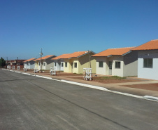 Mais 48 famílias da região Noroeste do Paraná receberam nesta quinta-feira (19) as chaves de novas casas populares. Os projetos beneficiaram 24 famílias de Xambrê e outras 24 de Francisco Alves, que se somam a outras 20 de Mariluz que foram contempladas na quarta-feira (18). 

