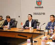 O governador Carlos Massa Ratinho Junior participou nesta segunda-feira (23) de uma videoconferência com o ministro da Infraestrutura, Tarcísio de Freitas, juntamente com os demais governadores dos estados que formam o Consórcio de Integração Sul e Sudeste (Cosud).