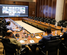 O governador Carlos Massa Ratinho Junior participou nesta segunda-feira (23) de uma videoconferência com o ministro da Infraestrutura, Tarcísio de Freitas, juntamente com os demais governadores dos estados que formam o Consórcio de Integração Sul e Sudeste (Cosud).