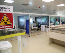 O Paraná passou a contar com um hospital completamente voltado para o tratamento do coronavírus. Por determinação da Secretaria de Estado da Saúde, o Centro Hospitalar de Reabilitação do Paraná, em Curitiba, funcionará a partir desta segunda-feira (30) exclusivamente para o combate à Covid-19. Foto: Ari Dias/AEN
