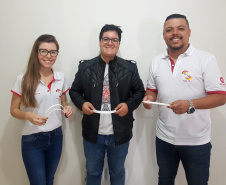 Ceep de Assaí produz máscaras-escudo para doar a profissionais de saúde. Foto:SEED