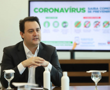 O governador Carlos Massa Ratinho Junior se reuniu nesta sexta-feira (03), no Palácio Iguaçu, com um grupo de infectologistas de alguns dos principais hospitais de referência de Curitiba. O encontro serviu para analisar o momento atual de enfrentamento ao coronavírus no Paraná e alinhar estratégias para as próximas semanas.