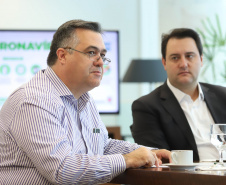 O governador Carlos Massa Ratinho Junior se reuniu nesta sexta-feira (03), no Palácio Iguaçu, com um grupo de infectologistas de alguns dos principais hospitais de referência de Curitiba. O encontro serviu para analisar o momento atual de enfrentamento ao coronavírus no Paraná e alinhar estratégias para as próximas semanas.