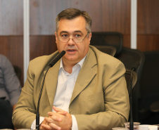 O Governador Carlos Massa Ratinho Junior em videoconferencia nesta terça-feira (07/04),  em reunião com Deputados Estaduais no Palácio Iguaçu. Na foto, Secretario de Estado da Saúde do Paraná, Beto Preto.   Curitiba, 07/04/2020 - Foto: Geraldo Bubniak/AEN