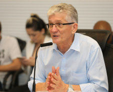 O Governador Carlos Massa Ratinho Junior em videoconferencia nesta terça-feira (07/04),  em reunião com Deputados Estaduais no Palácio Iguaçu. Na foto, o Secretário de Estado da Agricultura, Norberto Ortigara.   Curitiba, 07/04/2020 - Foto: Geraldo Bubniak/AEN