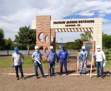 Obra de implantação de rede coletora de esgoto para atender Hospital Regional de Ivaiporã. Foto: Sanepar