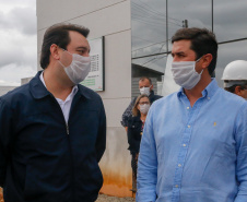 Foto Gilson AbreuO governador Carlos Massa Ratinho Junior vistoriou nesta terça-feira (14) as obras do novo Hospital Regional de Guarapuava, na Região Central do Estado. Uma ala do complexo médico teve a construção antecipada para que possa ser direcionada exclusivamente para o tratamento do coronavírus. A previsão é que fique pronta em até 45 dias