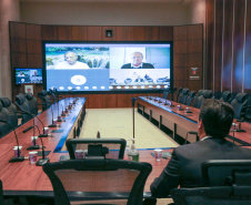 O Governo do Estado prepara um plano de ação projetando a retomada econômica do Paraná após a crise instalada com a pandemia de coronavírus. Em reunião por videoconferência com lideranças do setor produtivo que formam o chamado G7, o governador Carlos Massa Ratinho Junior informou nesta segunda-feira (20) que um comitê de trabalho foi criado para propor estratégias que busquem acelerar o processo de recuperação. O grupo, destacou Ratinho Junior, será liderado pelo vice-governador Darci Piana.