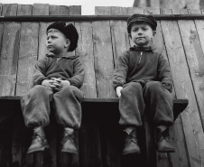 O Museu Oscar Niemeyer (MON) inaugura uma nova exposição virtual no Google Arts & Culture neste 1º de maio. “Antanas Sutkus: Um Olhar Livre” reúne imagens feitas pelo fotógrafo lituano, um dos mais expressivos em âmbito mundial. Agora são nove mostras do MON disponíveis na plataforma.