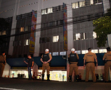 Curitiba, 30 de Abril de 2020. Banda da PMPR faz live pelas ruas da cidade - Soldado Ismael Ponchio.