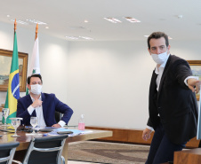 Paraná comemora bons números do ensino a distância na Rede Pública.
Os números foram apresentados nesta quarta-feira (06) pela Secretaria da Educação e do Esporte ao governador Carlos Massa Ratinho Junior.  - Foto: Geraldo Bubniak/AEN