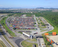 Porto de Paranaguá bate recorde em movimento de caminhões
. Foto: Claudio Neves/Portos do Paraná