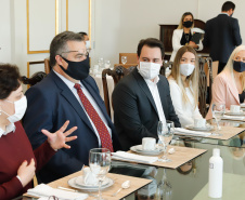 Na data em que se comemora o Dia Internacional da Enfermagem, o governador Carlos Massa Ratinho Junior reiterou o papel fundamental desses profissionais que atuam na linha de frente da saúde e que agora se destacam no enfrentamento da Covid-19