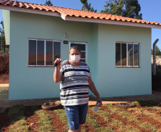 Casas populares são entregues a famílias de Quedas do Iguaçu. Foto: Cohapar