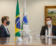 22/05/2020 - Governador Carlos Masa Ratinho Junior durante reunião com o presidente da Sanepar, Claudio Stabile. Foto: Gilson Abreu/AEN