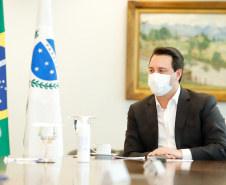 O governador Carlos Massa Ratinho Junior e o presidente da Adimax Indústria e Comércio de Alimentos, Adir Comunello, anunciaram nesta quarta-feira (27), em evento no Palácio Iguaçu, um novo investimento no Paraná. A indústria de fabricação e distribuição de alimentos para cães e gatos vai investir R$ 14,6 milhões na abertura de uma planta em Mandirituba, na Região Metropolitana de Curitiba. 