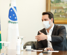 O governador Carlos Massa Ratinho Junior e o presidente da Adimax Indústria e Comércio de Alimentos, Adir Comunello, anunciaram nesta quarta-feira (27), em evento no Palácio Iguaçu, um novo investimento no Paraná. A indústria de fabricação e distribuição de alimentos para cães e gatos vai investir R$ 14,6 milhões na abertura de uma planta em Mandirituba, na Região Metropolitana de Curitiba. 