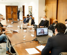 O governador Carlos Massa Ratinho Junior participou nesta terça-feira (2) de um evento online promovido pela Câmara Americana do Comércio (Amcham Curitiba) e destacou a estruturação do Estado para o enfrentamento ao novo coronavírus e o planejamento para a recuperação econômica do Estado pós-pandemia.