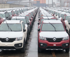 Porto de Paranaguá retoma exportação de automóveis