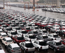 Porto de Paranaguá retoma exportação de automóveis