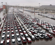 Porto de Paranaguá retoma exportação de automóveis