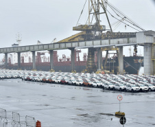 Porto de Paranaguá retoma exportação de automóveis