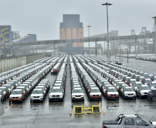Porto de Paranaguá retoma exportação de automóveis