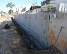 Obras Comec - Rua Arapongas no cruzamento com a av das torres - trincheira   - Sao José dos Pinhais-  29/05/2020 - Foto: Geraldo Bubniak/AEN