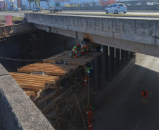 Obras Comec  - Av Rui Barbosa, no cruzamento com a Av das Torres  - Sao José dos Pinhais-  29/05/2020 - Foto: Geraldo Bubniak/AEN