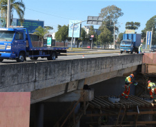 Obras Comec  - Av Rui Barbosa, no cruzamento com a Av das Torres  - Sao José dos Pinhais-  29/05/2020 - Foto: Geraldo Bubniak/AEN