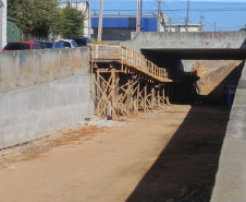Obras Comec - Rua Arapongas no cruzamento com a av das torres - trincheira   - Sao José dos Pinhais-  29/05/2020 - Foto: Geraldo Bubniak/AEN