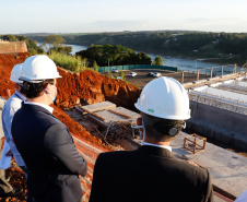 O governador Carlos Massa Ratinho Junior participou nesta quinta-feira (18) de uma reunião com a direção brasileira de Itaipu Binacional, em Foz do Iguaçu, e destacou que a parceria entre o Estado e a hidrelétrica é fundamental para ajudar o Paraná na retomada da economia.- Após a reunião, houve uma vistoria nas obras da Ponte da Integração Brasil-Paraguai, que estão em ritmo acelerado. 