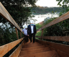 O governador Carlos Massa Ratinho Junior participou nesta quinta-feira (18) de uma reunião com a direção brasileira de Itaipu Binacional, em Foz do Iguaçu, e destacou que a parceria entre o Estado e a hidrelétrica é fundamental para ajudar o Paraná na retomada da economia.- Após a reunião, houve uma vistoria nas obras da Ponte da Integração Brasil-Paraguai, que estão em ritmo acelerado. 