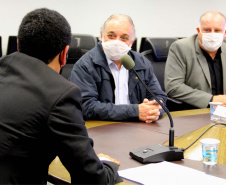A Secretaria de Estado da Segurança Pública e a Prefeitura de Campo Largo, município da Região Metropolitana de Curitiba, vão compartilhar informações gerais e de segurança, conforme resolução conjunta assinada nesta terça-feira (23). A medida vai permitir maior agilidade nas investigações por parte da Segurança e autonomia para que o município acesse informações de interesse com mais facilidade.Foto:SESP