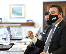 
O Governo do Estado consolida os últimos detalhes para avançar no desenvolvimento do Projeto Harpia, ferramenta tecnológica que vai aumentar o controle sobre o dinheiro público, combater a corrupção e transformar o Paraná no Estado mais transparente do País. O modelo foi apresentado nesta quarta-feira (24) pela Controladoria-Geral do Estado (CGE) ao governador Carlos Massa Ratinho Junior. 
