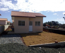 Famílias carentes de Fernandes Pinheiro recebem casas gratuitas. Foto:Cohapar