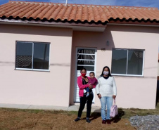 Famílias carentes de Fernandes Pinheiro recebem casas gratuitas. Foto:Cohapar