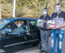 Funcionários voluntários da Copel doaram 685 cestas básicas para a campanha “Menos eu, mais nós”, organizada pelo Governo do Estado do Paraná para auxílio às comunidades que passam por dificuldades no período da pandemia. Foto: Copel