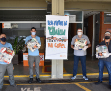 Funcionários voluntários da Copel doaram 685 cestas básicas para a campanha “Menos eu, mais nós”, organizada pelo Governo do Estado do Paraná para auxílio às comunidades que passam por dificuldades no período da pandemia. Foto: Copel