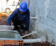 As 30 casas do novo conjunto habitacional de São João do Triunfo ainda têm a cor cinza de reboco na parede, madeira exposta nos telhados e como pano de fundo o corre-corre da construção civil, mas elas já estão visíveis em um espaço plano de 13,7 mil metros quadrados